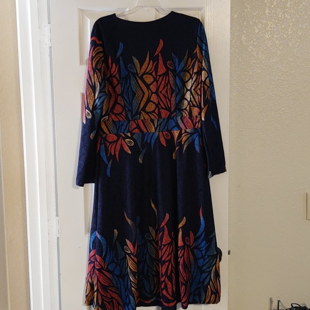 Graphic print navy dress - Picture 3 of 3